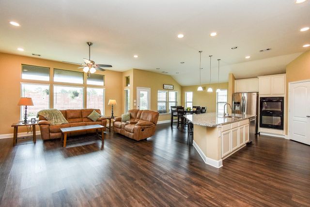 8614 Redstone Hills Drive, Cypress, TX 77433