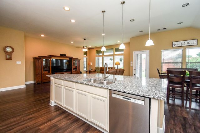 8614 Redstone Hills Drive, Cypress, TX 77433