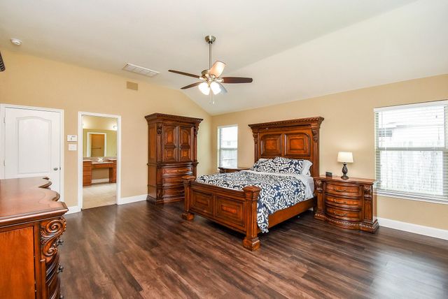 8614 Redstone Hills Drive, Cypress, TX 77433