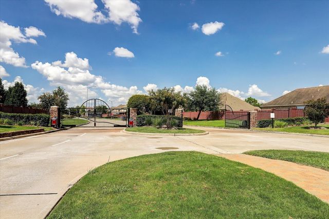 8614 Redstone Hills Drive, Cypress, TX 77433