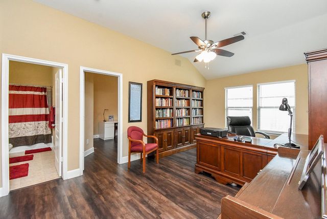8614 Redstone Hills Drive, Cypress, TX 77433