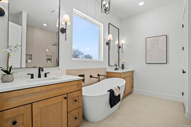 473 Highland Meadows, Bandera, TX 78003