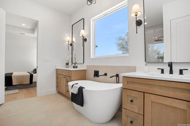 473 Highland Meadows, Bandera, TX 78003