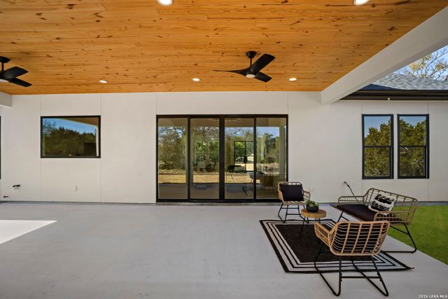 473 Highland Meadows, Bandera, TX 78003