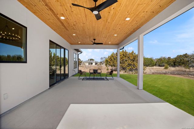 473 Highland Meadows, Bandera, TX 78003