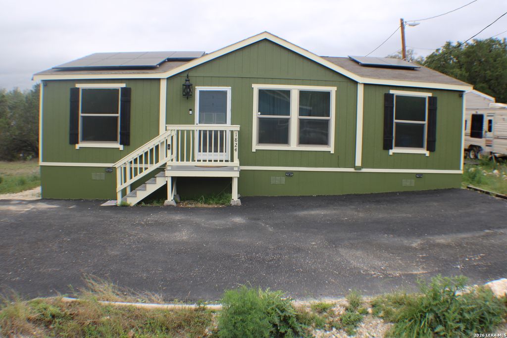 1824 Live Oak, Canyon Lake, TX 78133
