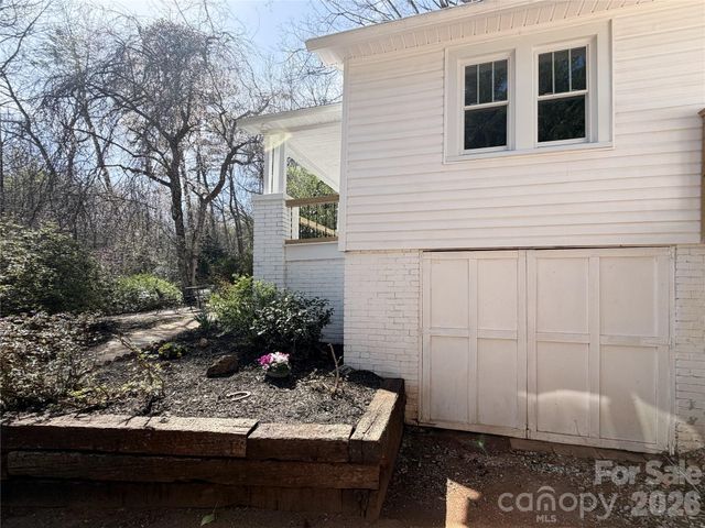 50 Hidden Hill Road, Tryon, NC 28782