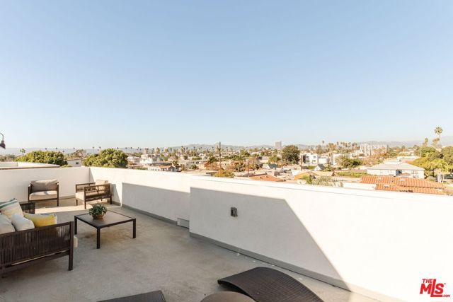 5036 W Pickford Street, Los Angeles, CA 90019