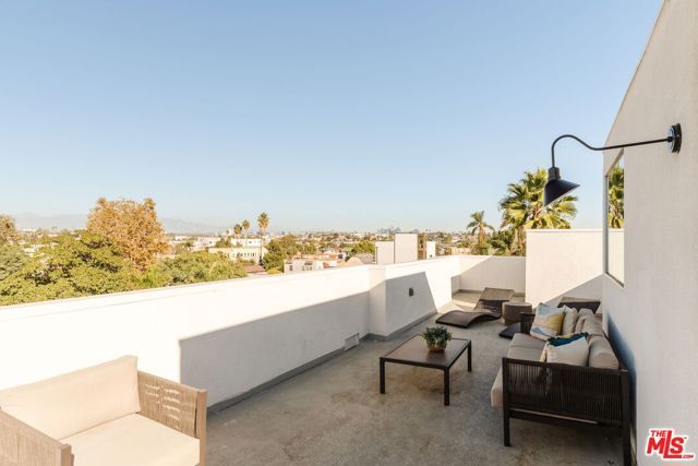 5036 W Pickford Street, Los Angeles, CA 90019