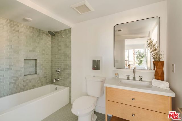 5036 W Pickford Street, Los Angeles, CA 90019