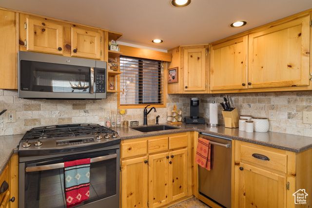 10 PIONEER DR., Moab, UT 84532