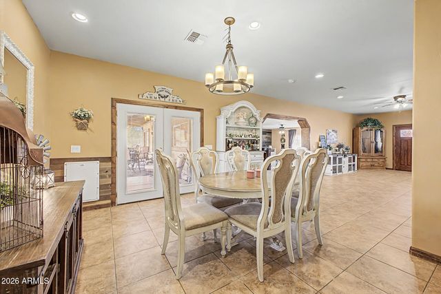 2402 W Roughrider Road, New River, AZ 85087