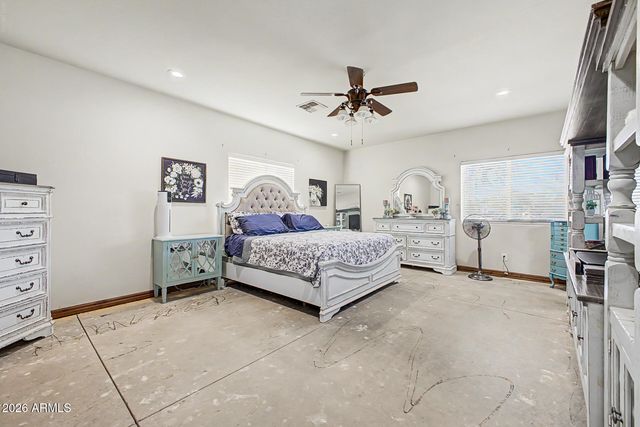 2402 W Roughrider Road, New River, AZ 85087