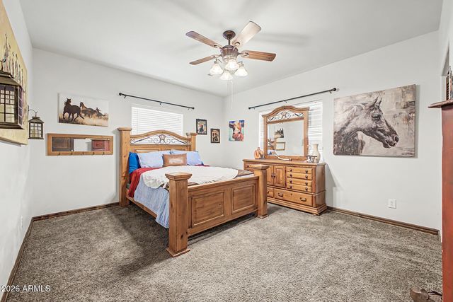 2402 W Roughrider Road, New River, AZ 85087
