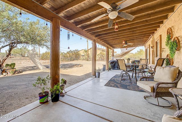 2402 W Roughrider Road, New River, AZ 85087