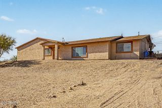 2402 W Roughrider Road, New River, AZ 85087