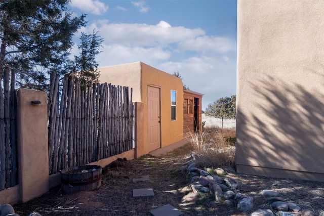 7 Hidalgo Court, Santa Fe, NM 87508