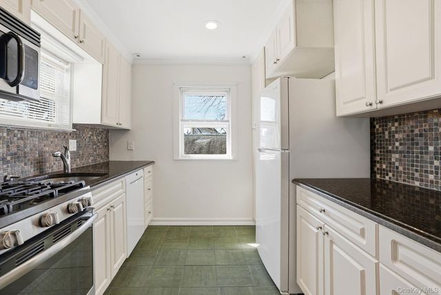 109 Hillside Place 2, Eastchester, NY 10709