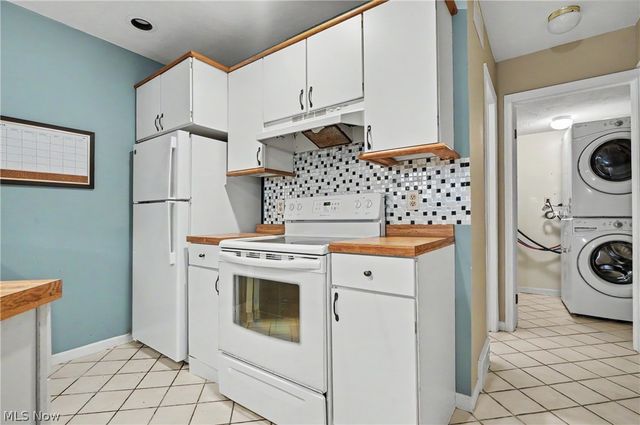 1323 Red Tail Hawk Court 4, Youngstown, OH 44512