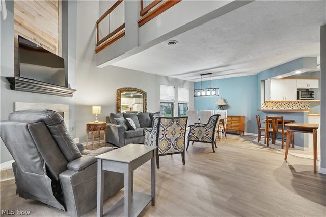 1323 Red Tail Hawk Court 4, Youngstown, OH 44512