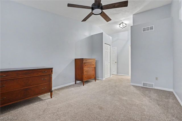 1323 Red Tail Hawk Court 4, Youngstown, OH 44512