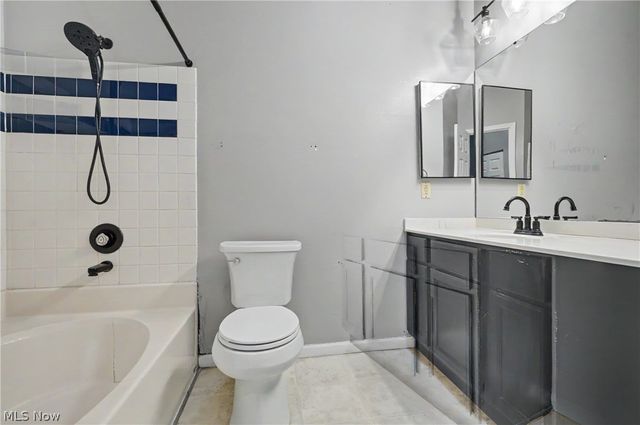 1323 Red Tail Hawk Court 4, Youngstown, OH 44512