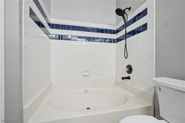 1323 Red Tail Hawk Court 4, Youngstown, OH 44512