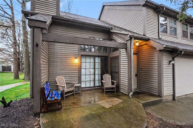 1323 Red Tail Hawk Court 4, Youngstown, OH 44512