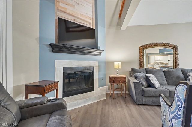 1323 Red Tail Hawk Court 4, Youngstown, OH 44512