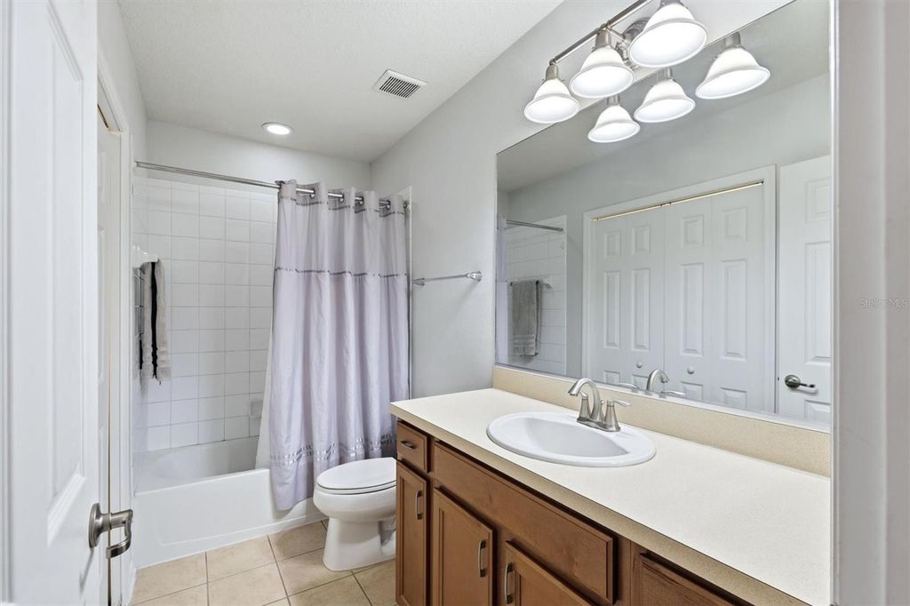 Image 21 of property listing at 3903 45TH TERRACE W 106, Bradenton, FL 34210