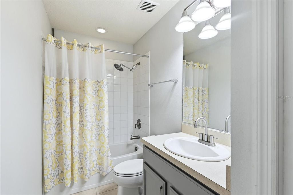 Image 24 of property listing at 3903 45TH TERRACE W 106, Bradenton, FL 34210
