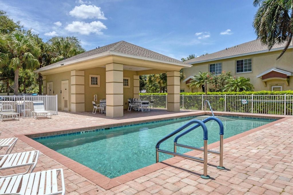 Image 32 of property listing at 3903 45TH TERRACE W 106, Bradenton, FL 34210