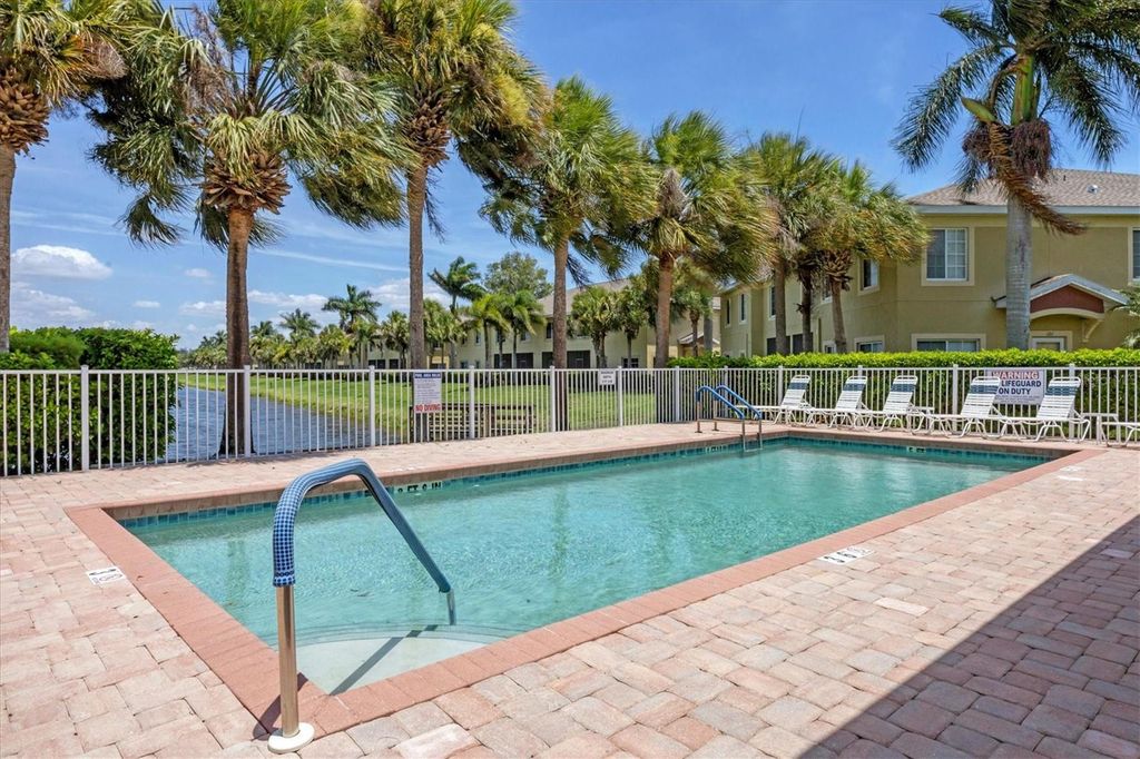 Image 33 of property listing at 3903 45TH TERRACE W 106, Bradenton, FL 34210