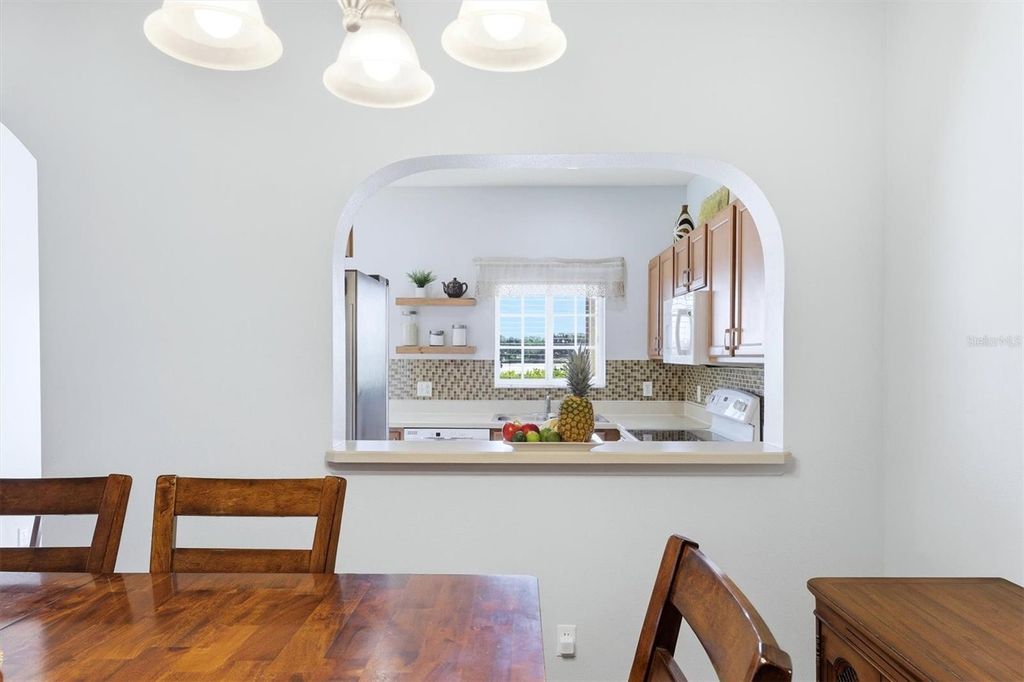 Image 9 of property listing at 3903 45TH TERRACE W 106, Bradenton, FL 34210