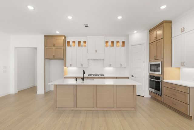 5425 Varian Drive, Aubrey, TX 76227