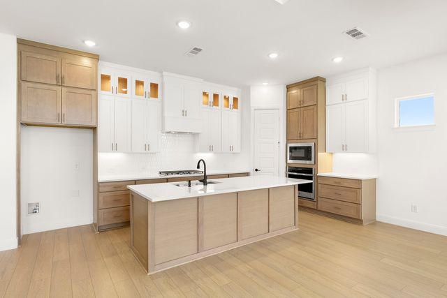 5425 Varian Drive, Aubrey, TX 76227