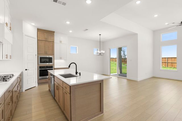 5425 Varian Drive, Aubrey, TX 76227