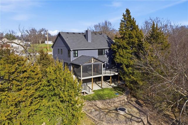 8960 Craig Drive, De Soto, KS 66018