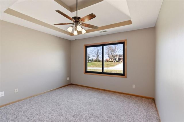 8960 Craig Drive, De Soto, KS 66018