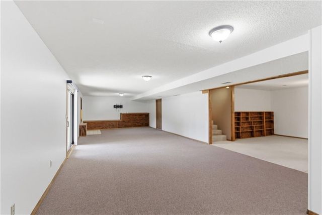 8960 Craig Drive, De Soto, KS 66018