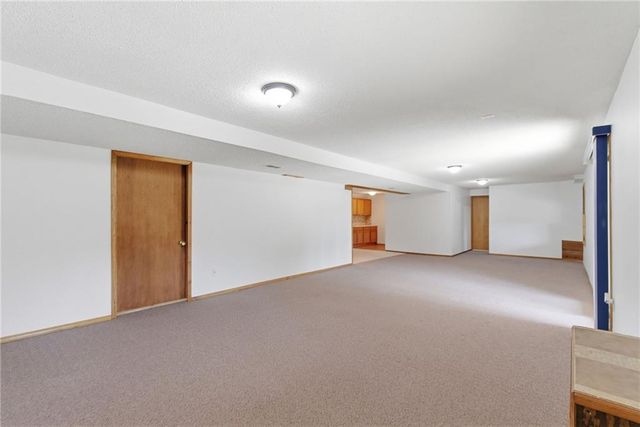 8960 Craig Drive, De Soto, KS 66018