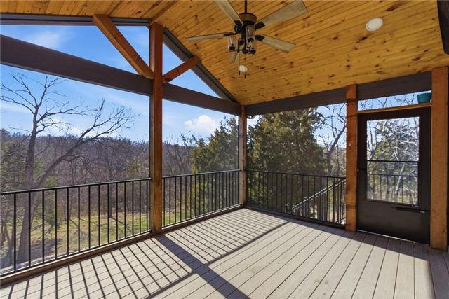 8960 Craig Drive, De Soto, KS 66018