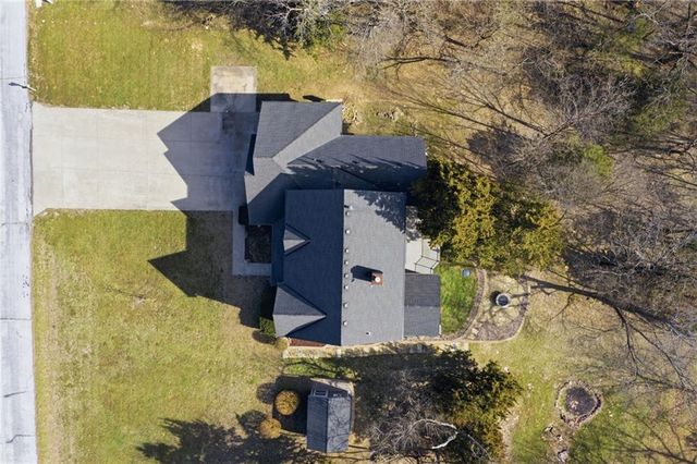 8960 Craig Drive, De Soto, KS 66018