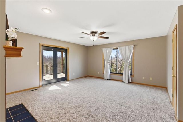 8960 Craig Drive, De Soto, KS 66018