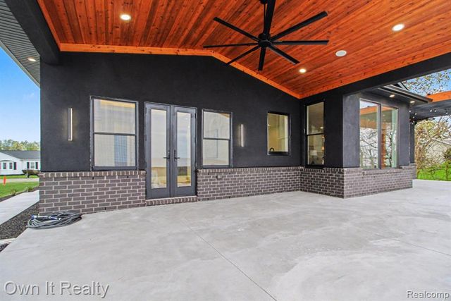 2020 Edgewater Street, Monroe, MI 48162