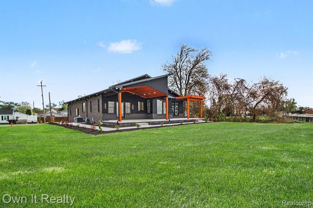 2020 Edgewater Street, Monroe, MI 48162