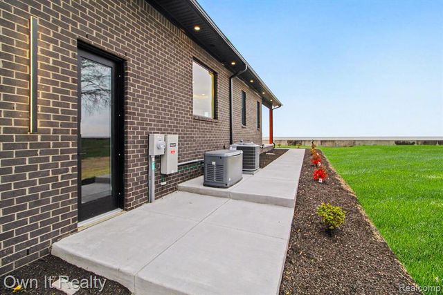 2020 Edgewater Street, Monroe, MI 48162