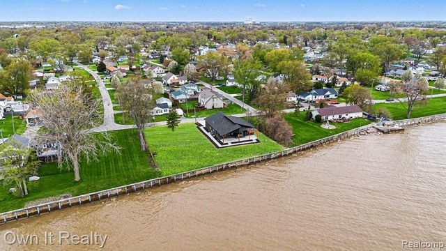 2020 Edgewater Street, Monroe, MI 48162