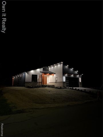 2020 Edgewater Street, Monroe, MI 48162