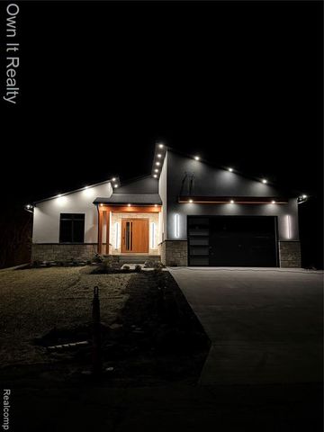 2020 Edgewater Street, Monroe, MI 48162